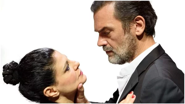 Ένα ντουέτο για την Τάνια Τρύπη και τον Κωνσταντίνο Καζάκο